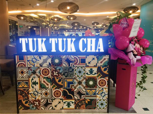 tuk-tuk-cha-jurong-point-opens