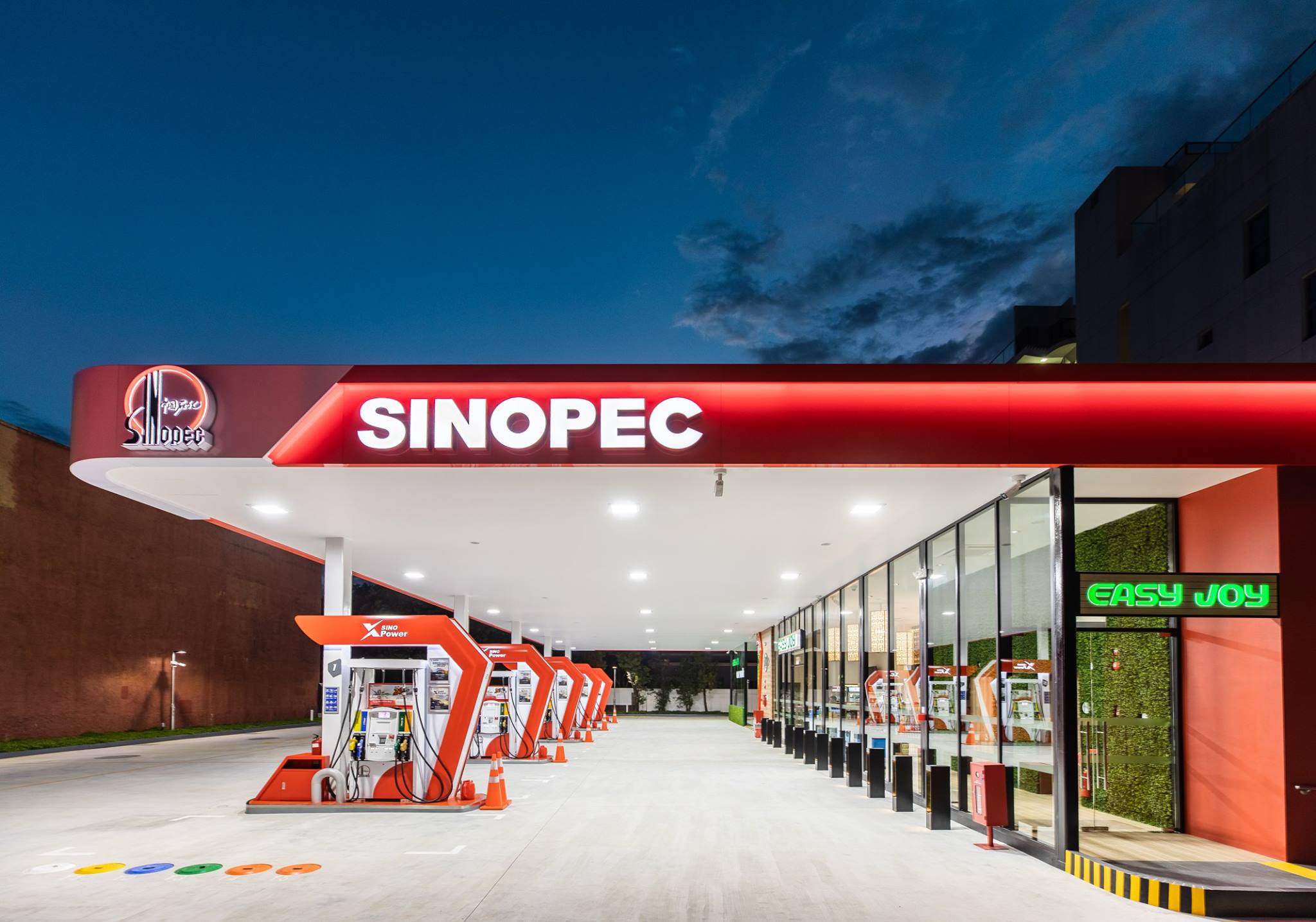 Sinopec S'pore 2nd Petrol Station equipped with car wash service now open along Bukit Timah Road