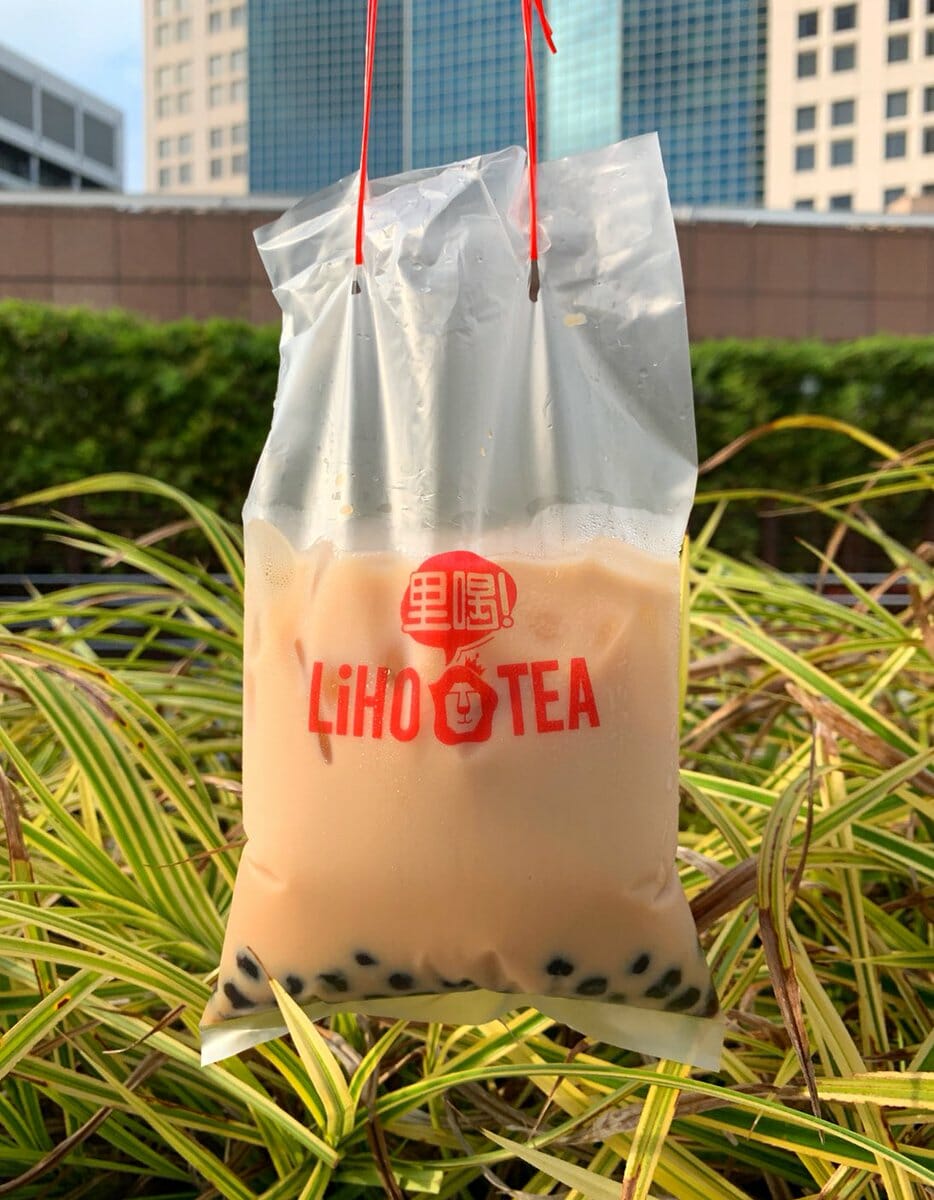 LiHO Suntec City now selling Ice Milk Tea 'Teh Peng' in a bag for only 0.90. You can also top