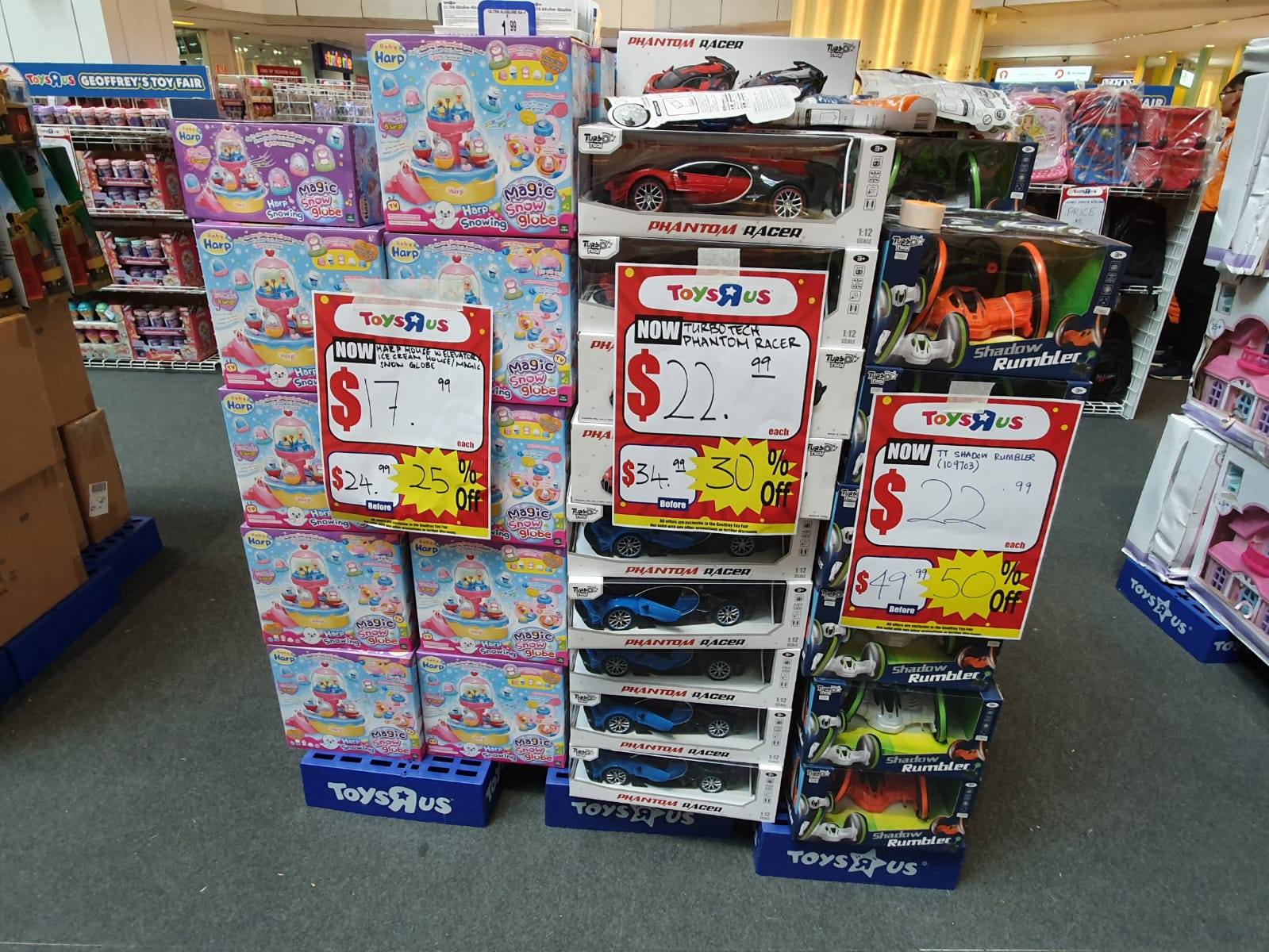 Toys "R" Us S'pore now having a Mayday Warehouse Sale at United Square