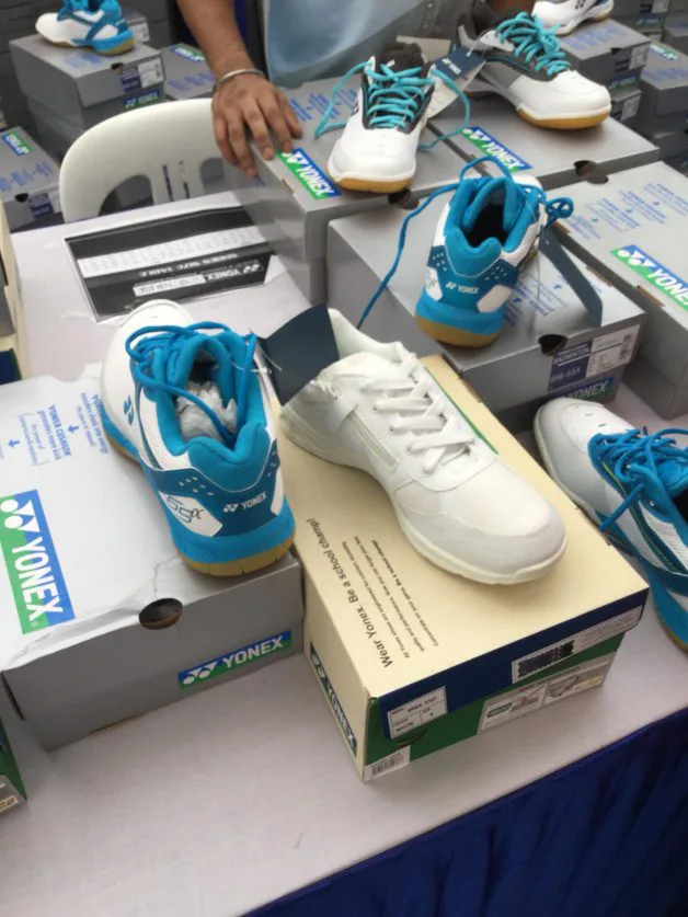 yonex school shoes