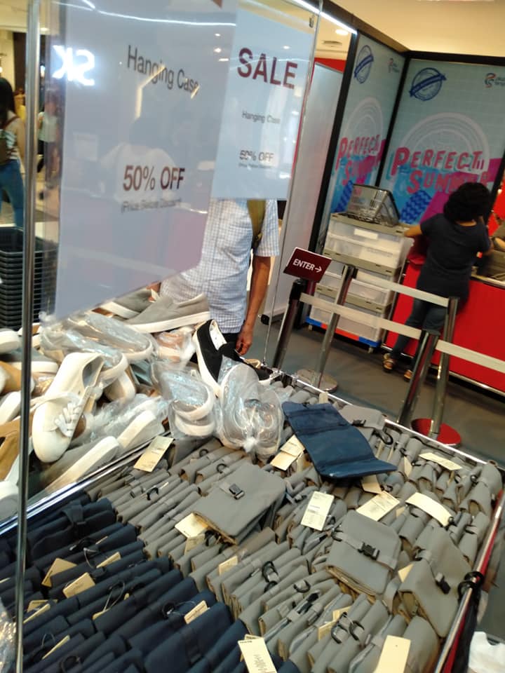 MUJI is having an Atrium Sale at Plaza Singapura with clothing & accessories up to 50 off till