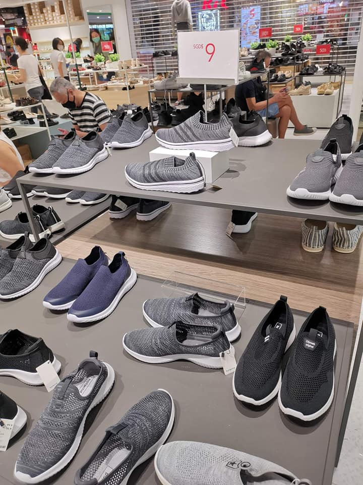 Footwear retailer Hotwind (热风) having a crazy sale with shoes storewide from 5 till Jul 15