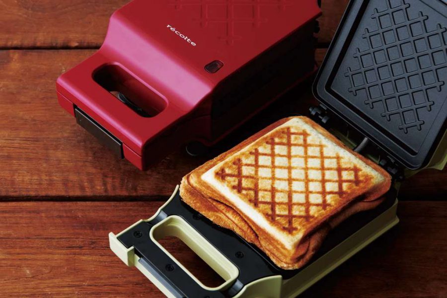 Récolte Press Sandwich Maker from Japan available at 7Eleven for 68