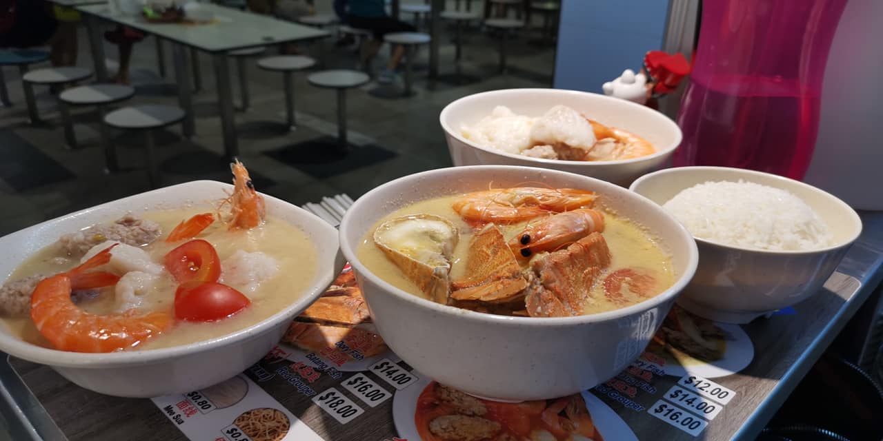Seafood Soup stall in Woodlands has dishes with lots of Fresh Fish