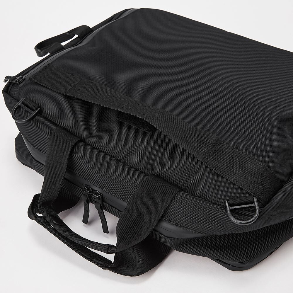 uniqlo suitcase
