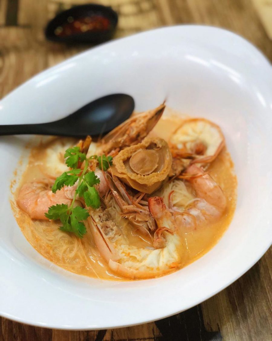 Nic & Tom Eatery in Serangoon famous for Cheese Beehoon Soup & Yong Tau