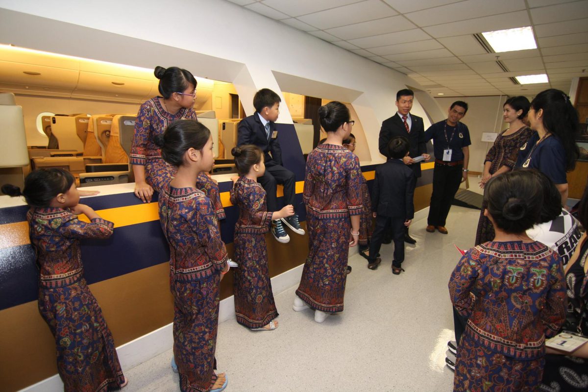 Singapore Airlines hiring Cabin Crew via walkin interviews at MBS, has