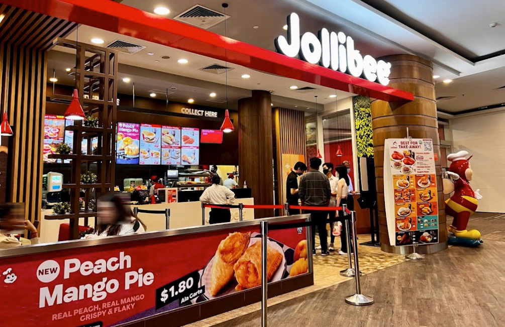 Jollibee Changi City Point offers Jolly Spaghetti Meal with 2pc