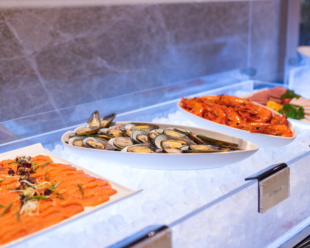 Enjoy 1FOR1 Buffet Deals at Plate and Café Mosaic in Carlton Hotels