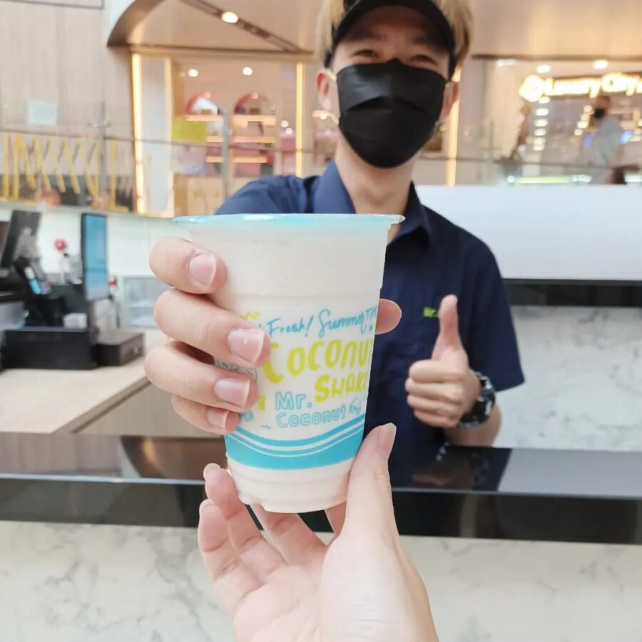 Mr Coconut opens in Great World with 1FOR1 Promotion on all drinks