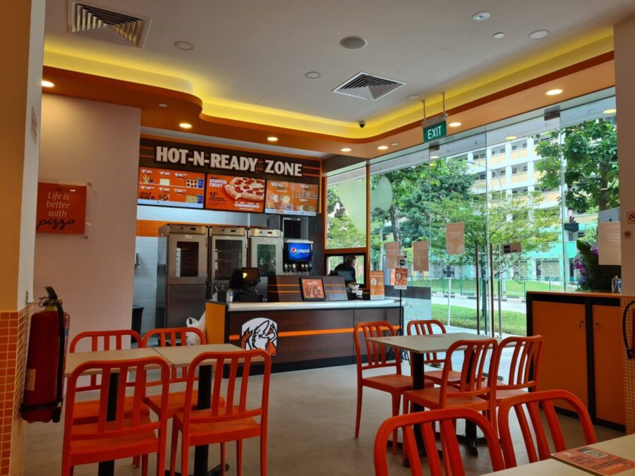 Little Caesars S'pore selling 12inch Large Pizza for only 6.99 online